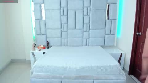 Domelipa  online show from 14, 12, 2024