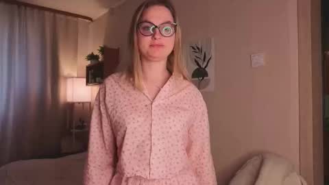 Veronica online show from 4, 10, 2025