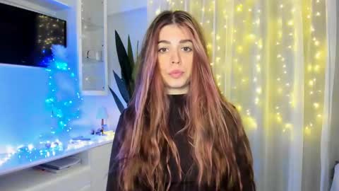 Lolitalolz online show from 2, 1, 2025