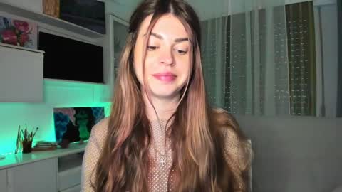 Lolitalolz online show from 4, 3, 2025