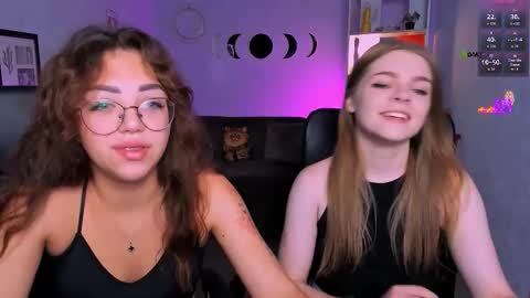 Snapshot of veronica_bubble chatting on 12, 9, 2025 Ronni online show from 12, 9, 2025