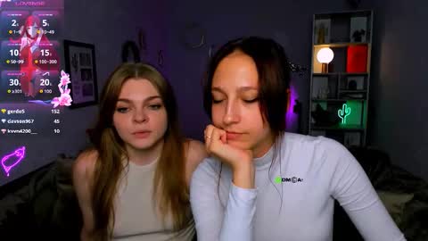 Snapshot of veronica_bubble chatting on 22, 9, 2025 Ronni online show from 22, 9, 2025