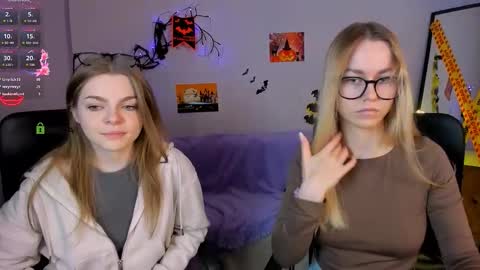 Snapshot of veronica_bubble chatting on 20, 10, 2025 Ronni online show from 20, 10, 2025