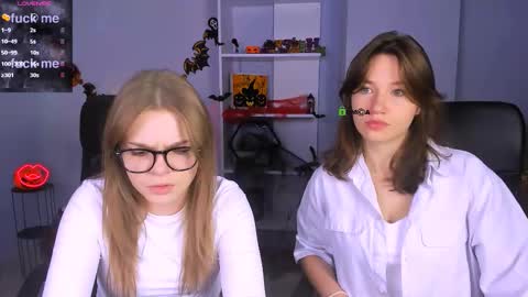 Snapshot of veronica_bubble chatting on 25, 10, 2025 Ronni online show from 25, 10, 2025