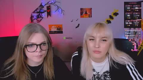 Snapshot of veronica_bubble chatting on 30, 10, 2025 Ronni online show from 30, 10, 2025