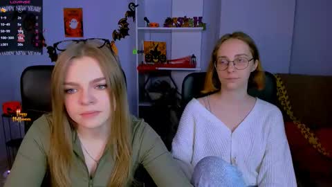 Snapshot of veronica_bubble chatting on 3, 11, 2025 Ronni online show from 3, 11, 2025