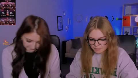 Snapshot of veronica_bubble chatting on 5, 11, 2025 Ronni online show from 5, 11, 2025