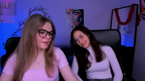 Snapshot of veronica_bubble chatting on 15, 11, 2025 Ronni online show from 15, 11, 2025