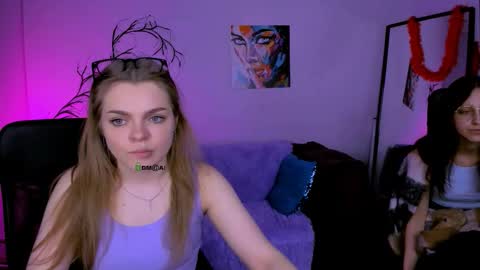 Snapshot of veronica_bubble chatting on 16, 11, 2025 Ronni online show from 16, 11, 2025