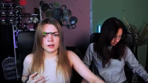 Snapshot of veronica_bubble chatting on 30, 11, 2025 Ronni online show from 30, 11, 2025