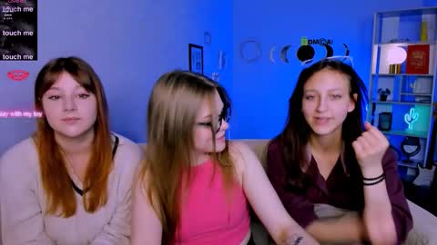 Snapshot of veronica_bubble chatting on 1, 12, 2025 Ronni online show from 1, 12, 2025