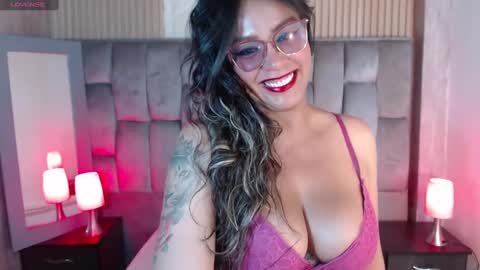 Snapshot of veronica_saenzz1 chatting on 21, 2, 2025 Vero online show from 21, 2, 2025