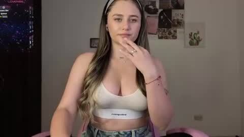 Snapshot of veronika__winslow_ chatting on 21, 6, 2026 Vero online show from 21, 6, 2026