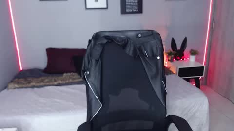 Miss Veronika online show from 1, 2, 2025