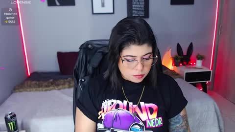 Miss Veronika online show from 12, 2, 2025