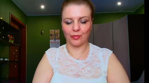 Snapshot of veronikawgold chatting on 9, 6, 2026 VeronikawGold online show from 9, 6, 2026