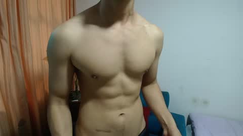 Snapshot of versatileguuy chatting on 21, 4, 2026 versatileguuy online show from 21, 4, 2026