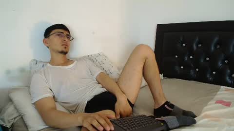 Snapshot of versatileguuy chatting on 1, 8, 2026 versatileguuy online show from 1, 8, 2026