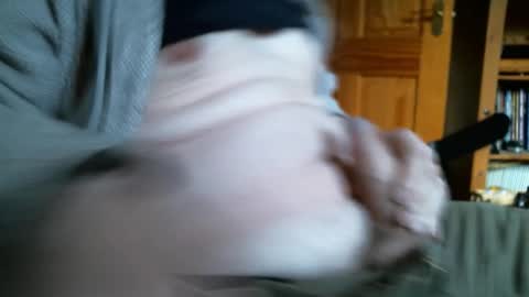 Snapshot of veryhornyoldman1504 chatting on 2, 11, 2025 Mark online show from 2, 11, 2025