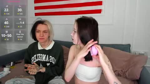 Snapshot of veryraretwins chatting on 7, 6, 2026 veryraretwins online show from 7, 6, 2026