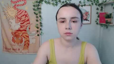 Snapshot of veryveryvery_shy chatting on 10, 7, 2026 veryveryvery_shy online show from 10, 7, 2026
