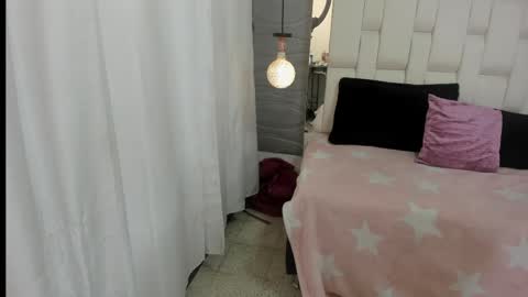 Snapshot of veyra_sereny chatting on 18, 5, 2026 Vanesaa online show from 18, 5, 2026