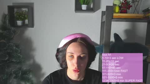 Snapshot of vi_vikkk chatting on 12, 12, 2024 VIKA online show from 12, 12, 2024