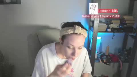 Snapshot of vi_vikkk chatting on 23, 2, 2025 VIKA online show from 23, 2, 2025