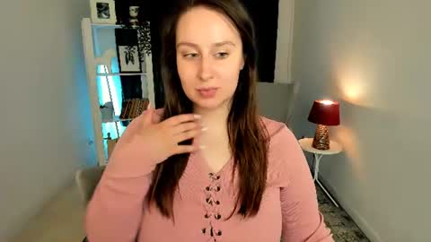 Snapshot of via_lattea_ chatting on 19, 7, 2026 Camilla online show from 19, 7, 2026