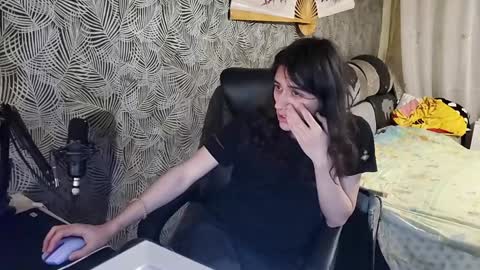 Snapshot of vialeras chatting on 1, 1, 2025 vialeras online show from 1, 1, 2025