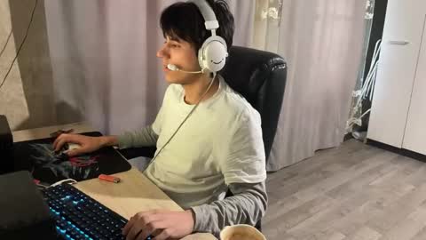 Snapshot of vialeras chatting on 1, 12, 2025 vialeras online show from 1, 12, 2025