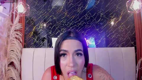 Snapshot of vichy_evans chatting on 25, 2, 2026 Vichy Everyday From 1400 to 2130 Col Time online show from 25, 2, 2026