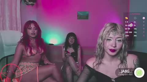 Snapshot of vicioushorse33 chatting on 6, 10, 2025 Sophie and Stan online show from 6, 10, 2025