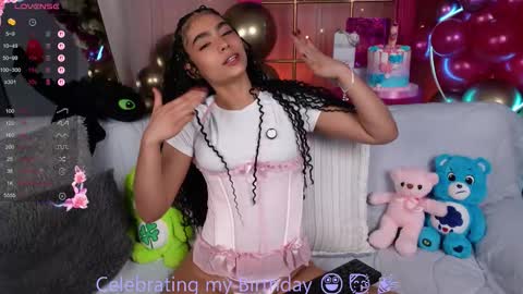 Snapshot of vicky_curly chatting on 26, 9, 2025 vicky_curly online show from 26, 9, 2025