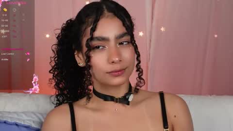 Snapshot of vicky_curly chatting on 28, 9, 2025 vicky_curly online show from 28, 9, 2025