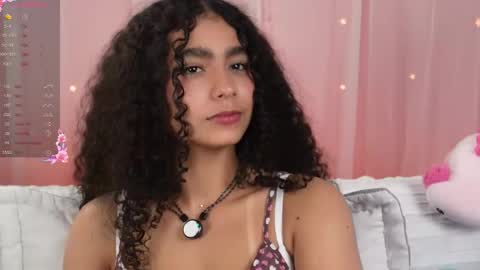Snapshot of vicky_curly chatting on 21, 10, 2025 vicky_curly online show from 21, 10, 2025