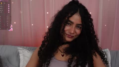 Snapshot of vicky_curly chatting on 4, 11, 2025 vicky_curly online show from 4, 11, 2025
