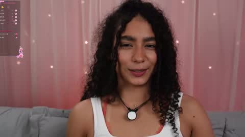 Snapshot of vicky_curly chatting on 7, 11, 2025 vicky_curly online show from 7, 11, 2025