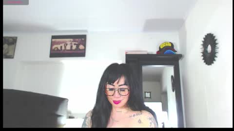 Snapshot of vicky_hotmilf chatting on 7, 10, 2025 Vicky online show from 7, 10, 2025
