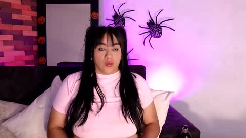 Victoria Serna  online show from 5, 10, 2025