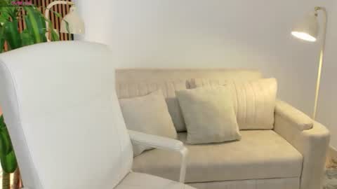 Snapshot of victoria___moon chatting on 17, 6, 2026 victoria online show from 17, 6, 2026