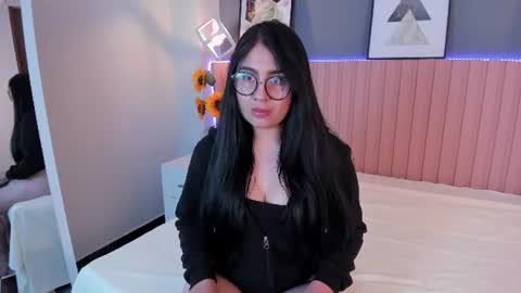 Snapshot of victoria__thompson_ chatting on 17, 6, 2026 Victoria online show from 17, 6, 2026