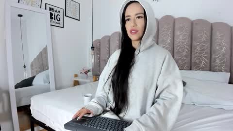 valentina online show from 24, 10, 2025