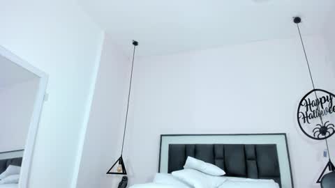 valentina online show from 6, 11, 2025