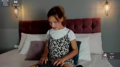 Snapshot of victoria_decapri chatting on 14, 9, 2025 victoria online show from 14, 9, 2025