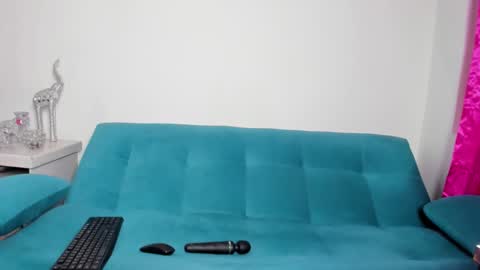 Victoria  online show from 26, 9, 2025