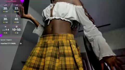 Snapshot of victoria_noir_18 chatting on 5, 11, 2025 Vicky online show from 5, 11, 2025