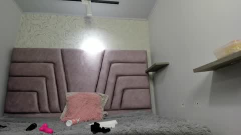 Snapshot of victoria_noir_18 chatting on 7, 1, 2026 Vicky online show from 7, 1, 2026