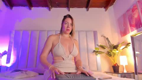 Snapshot of victoria_rash chatting on 12, 12, 2024 VICTORIA online show from 12, 12, 2024