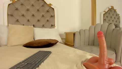 Snapshot of victoria_vallejo chatting on 10, 2, 2025 victoria  online show from 10, 2, 2025